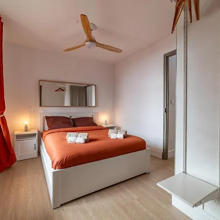 Coeur De L'ecusson - Immeuble Privatise 6-12 Pers Apartamento Nîmes